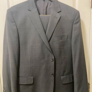 Jos. A. Bank 48R/43W Wool Suit- Tailored Fit - Light Gray/Plaid-Organica Wool